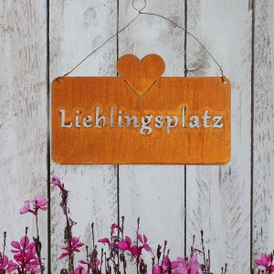 Schild "Lieblingsplatz" mit Herz in Rostoptik
