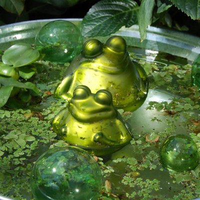 Schwimmfrosch mit Kind aus Glas für Miniteich
