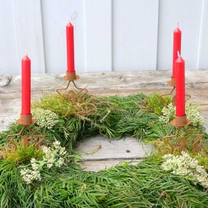 Gartenzaubereien - Festliches Weihnachtsstern-Kerzenhalter Set in Rost-Optik für Baumkerzen - 11x5x3cm - Für Adventskränze, Tischdeko mit Nummerierung 1-4