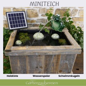 Holzkiste mit Wasserspeier Frosch dunkelgrün mit Solarpumpe und Schwimmkugeln aus Keramik