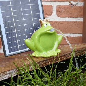 Wasserspeier Frosch hellgrün mit Akku-Solarpumpe