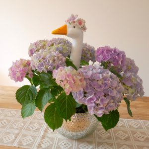 Blumen Gänsehals Deko Gänsekopf mit Blumenkranz 37cm -  Zaundeko