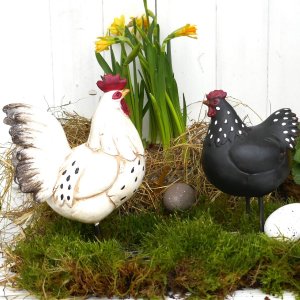 Hahn und Huhn Gartendeko aus Polyresin