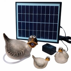 Wasserspeier Ente mit 2 Kindern und Akku-Solarpumpe