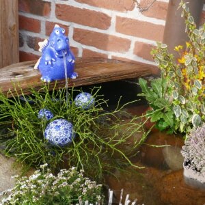 Wasserspeier Drache blau mit Akku Solarpumpe Keramik