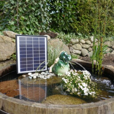 Wasserspeier Drache grün mit Akku Solarpumpe Keramik