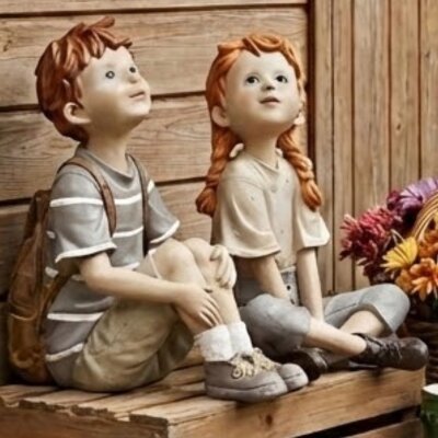 Kinder Mädchen und Junge sitzend 2 Modelle