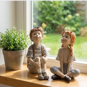 Kinder Mädchen und Junge sitzend 2 Modelle