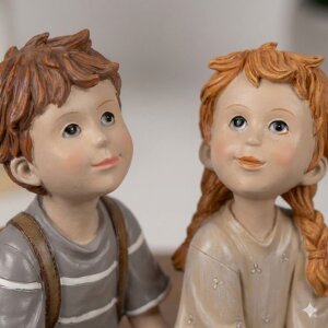 Kinder Mädchen und Junge sitzend 2 Modelle