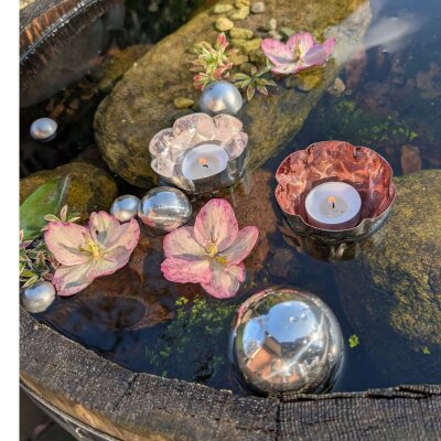 Miniteich Set Rosa: 8tlg. Deko mit Schwimmkugeln & Schwimmschalen